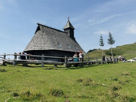 Velika planina beležila rekordno število obiskovalcev 1
